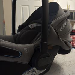 Nuna PIPA lite rx Car Seat - Gray/Tan - Smoke-Free/Pet-Free (only used for 4 months)