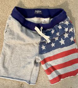 🇺🇸 Boys shorts- size 6 