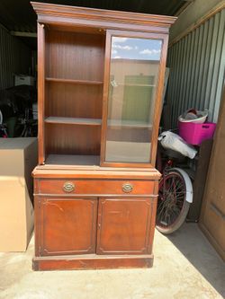 Hutch dresser