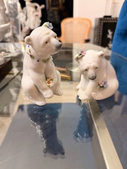 LLADRO Polar Bear Resting With Flowers Animals Wild