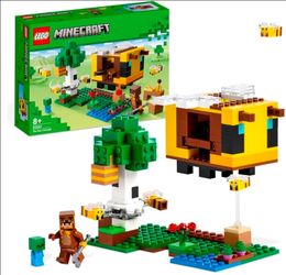 LEGO Minecraft The Bee Cottage Set 21241