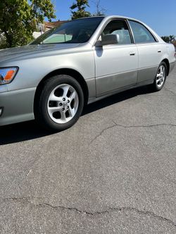 2001 Lexus es 300 runs needs work selling as whole parts car