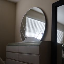 Dresser & mirror 