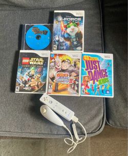 Nintendo Wii Console Set W/ 1 Controller + 1 Nunchuck + 5 Games