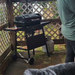 3 Burner Grill ... Includes 3/4 Full Propane Tank 
