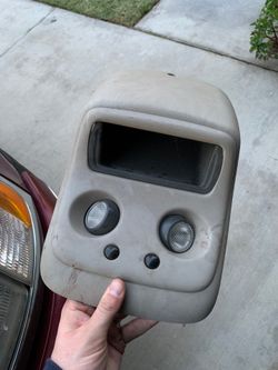 2005 Silverado interior light console