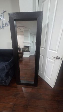 Standing mirror
