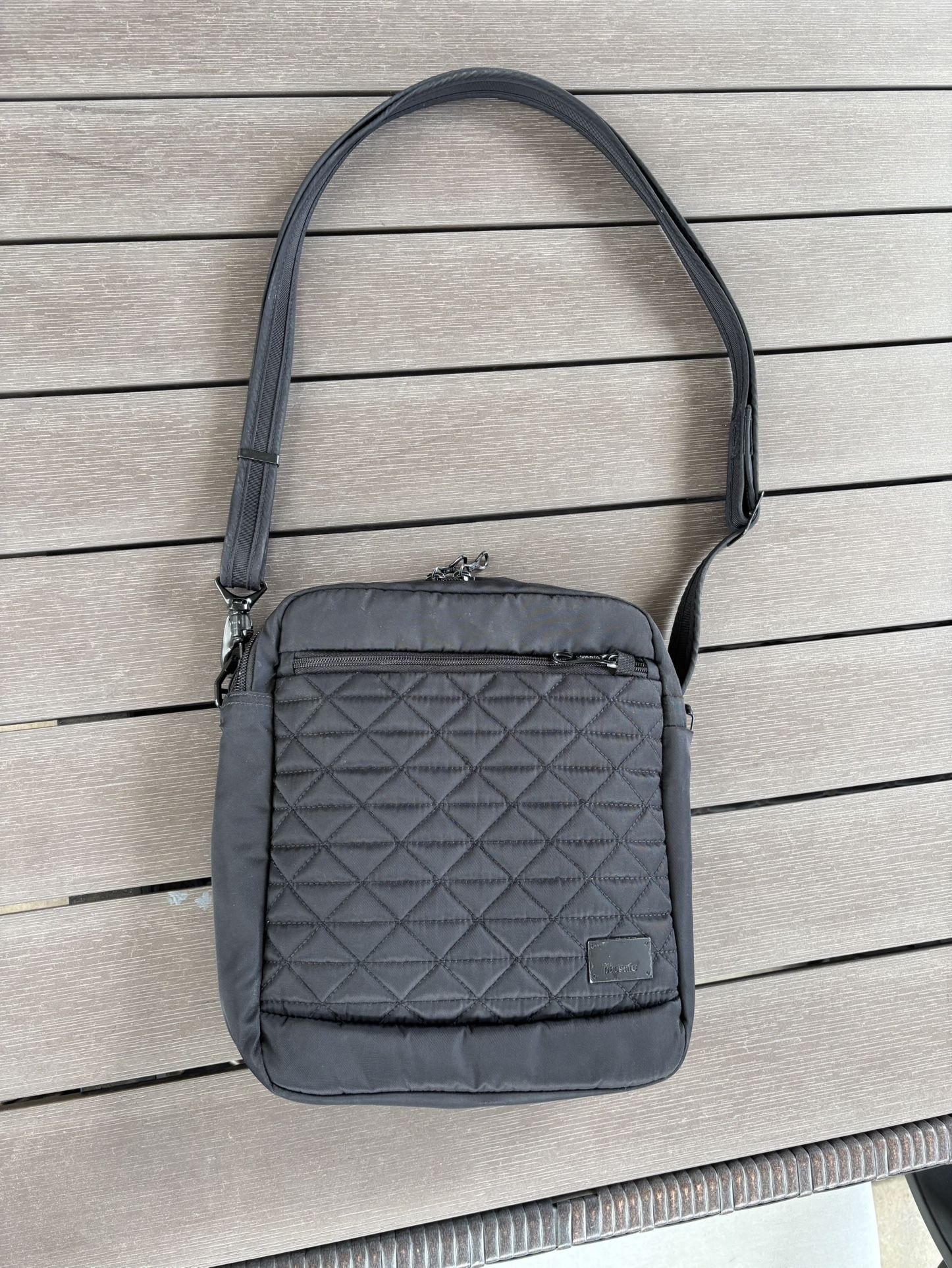 Pacsafe Citysafe Series CS 1500 Black Anti-Theft Crossbody Bag