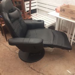 Reclining  Gaming Chair In Exele T Condition