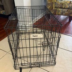 Cage with tray