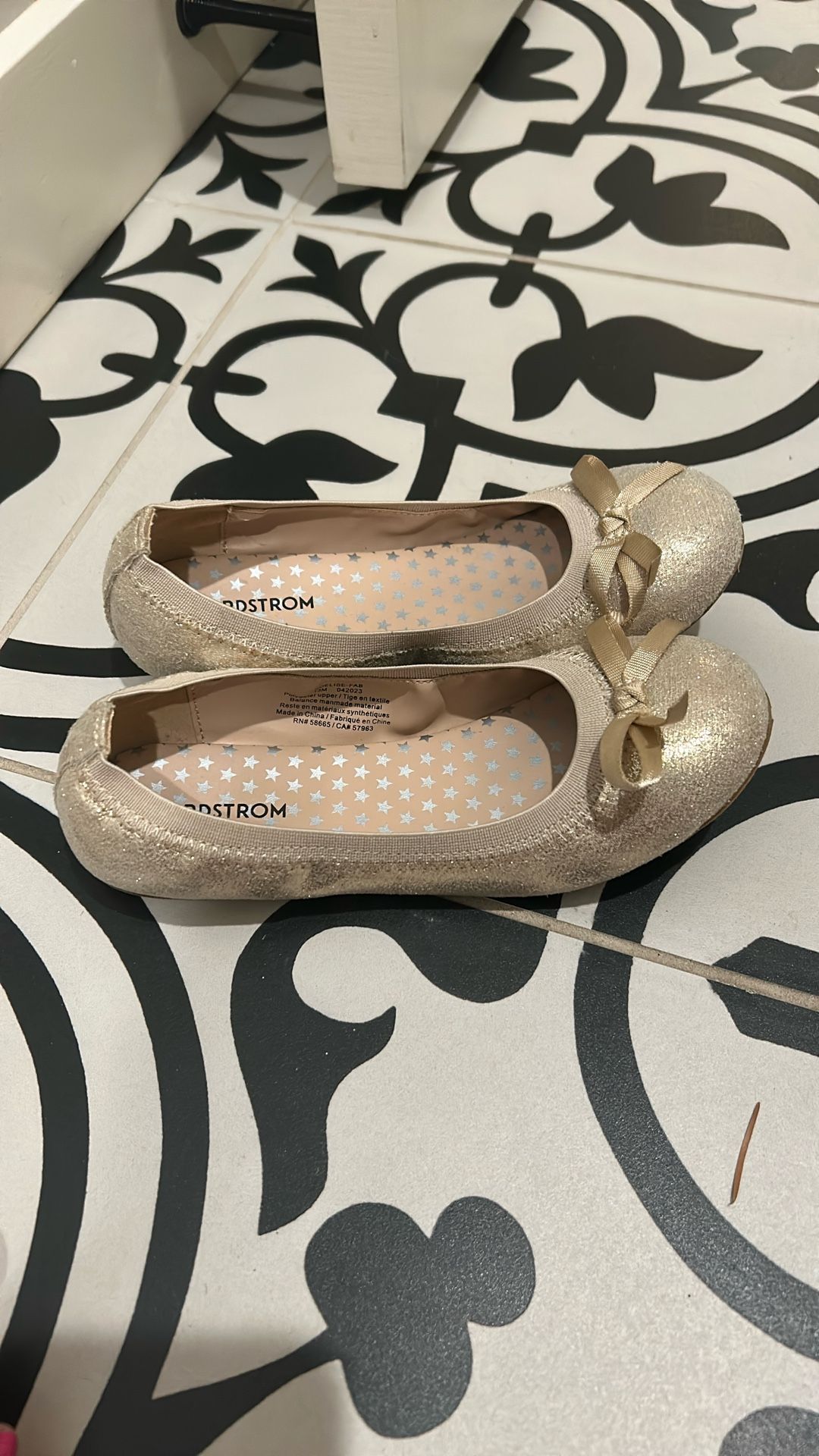 Girls Nordstrom Ballet Flats - Gold- Size 13m- Style Elise