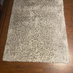 LUSH SHAQ GREY AREA RUG - 5.0ft x 7.0 ft 