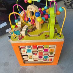 BUSY ZOO Preschool Education Wooden Activity Cube Zony Zoo/ BATTAT Wood Toy