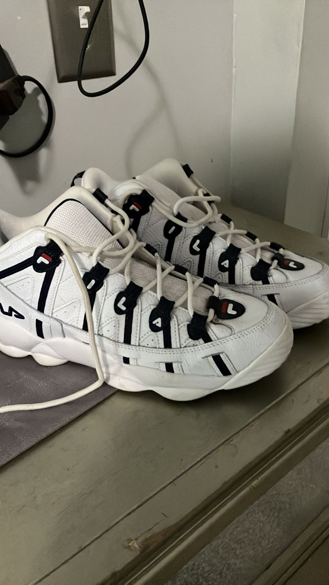 Fila Stackhouse Spaghetti model in a white and navy colorway