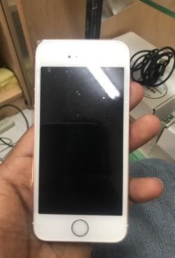 I Phone SE W/ a month free service with Total Wireless