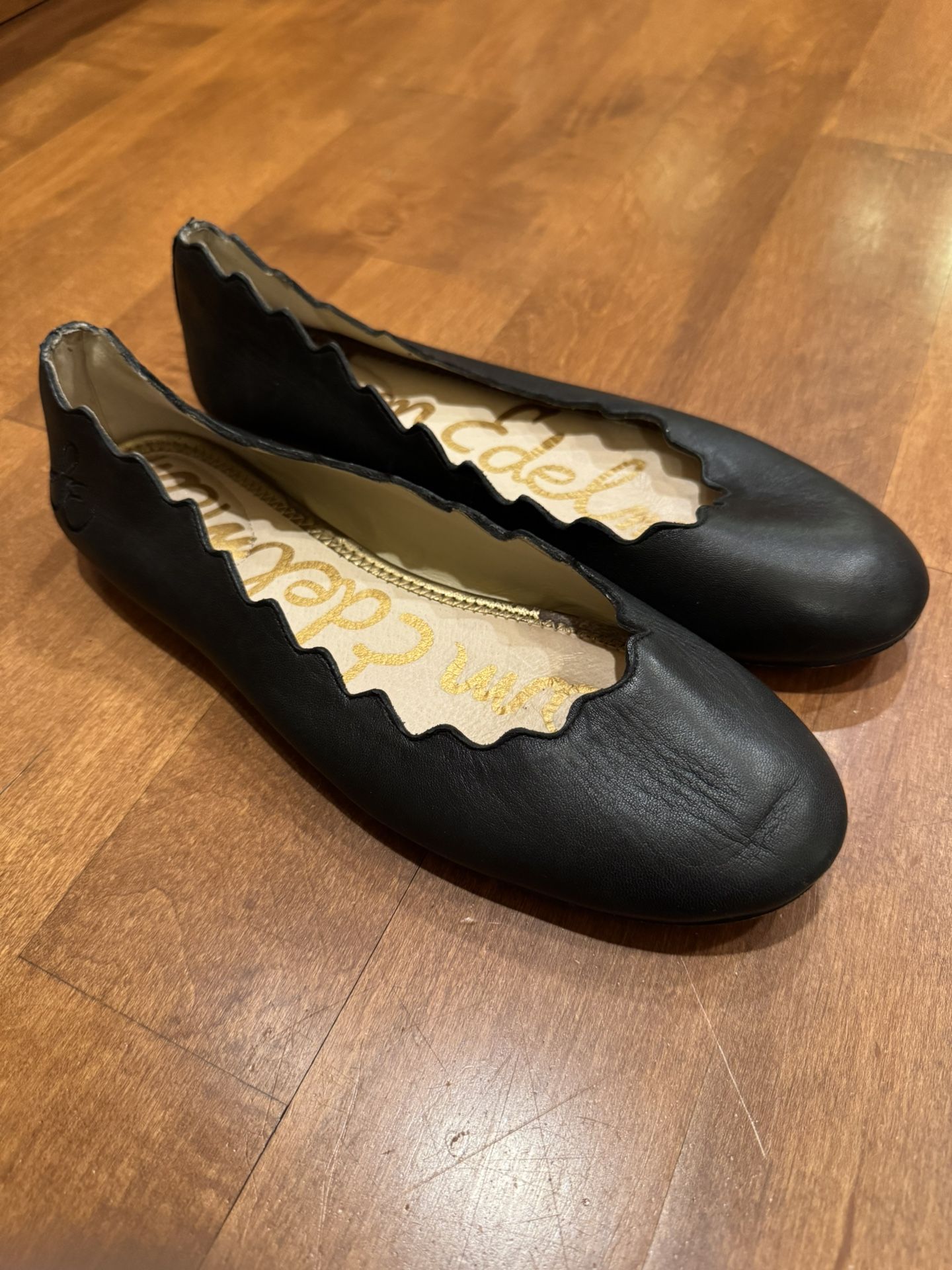 Woman’s same Edelman leather flats size 9, shipping available
