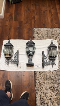 Outside lamp set, coach and post
