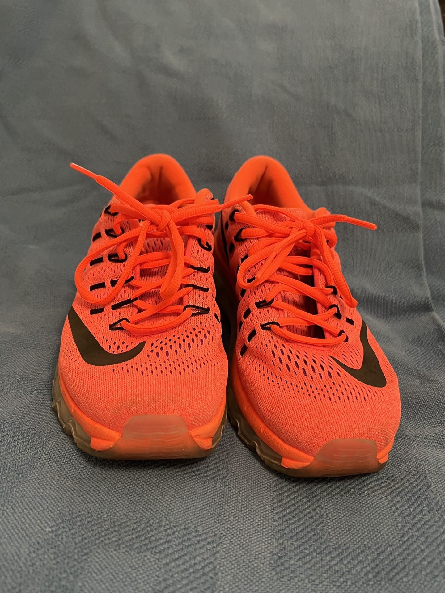 Womens Nike Air Max Size 7