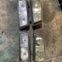 03-07 Chevy HD Headlights