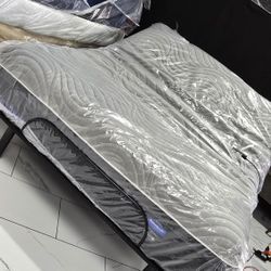 Adjustable Queen Sizes Bed 