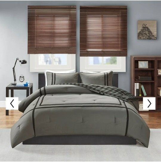 Intelligent Design Owen Reversible Comforter Set New