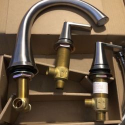 Jacuzzi Lauren Brushed Nickel 2-handle Commercial/Residential Deck Mount Roman Bathtub Faucet