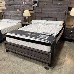 4pc Queen Bedroom Set