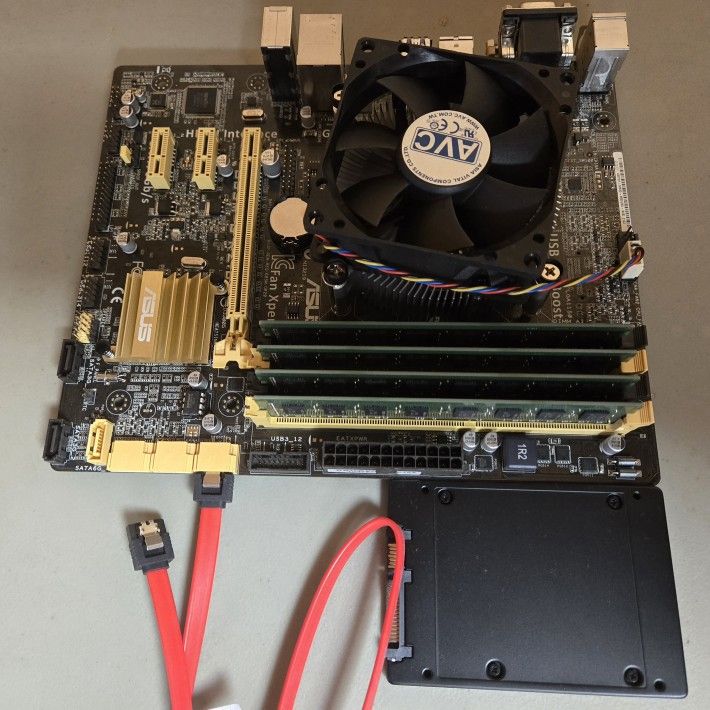 ASUS B85M-G 2.0 i7-4790S 32GB RAM 1TB SSD