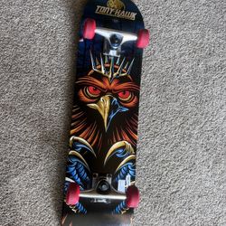 New SAKAR Tony Hawk 31" Signature Series SKATEBOARD Hawk Red Gold & Blue 