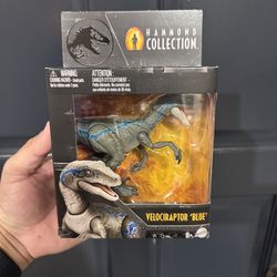 Jurassic World Hammond Collection Velociraptor Blue
