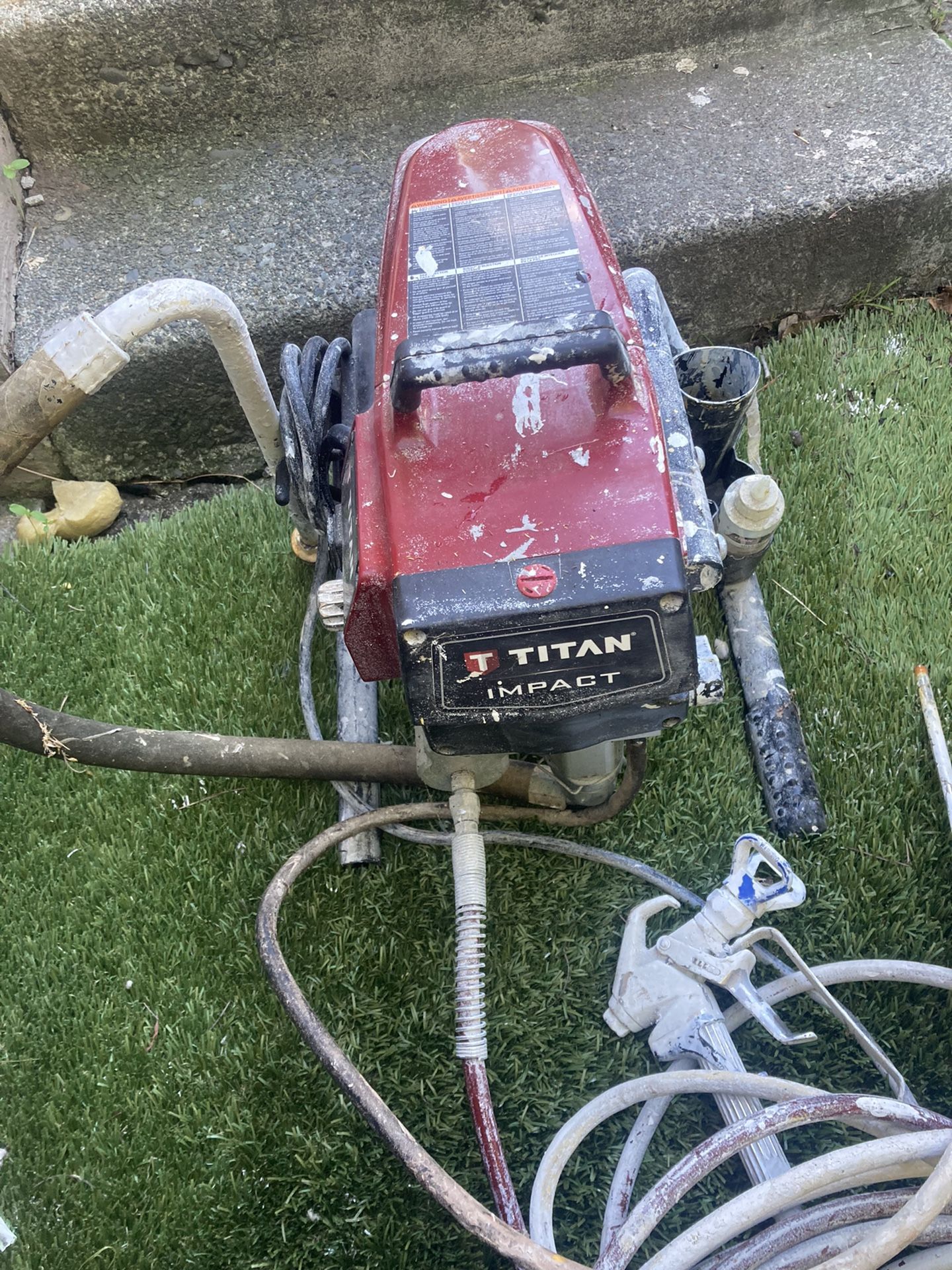 Spray Paint Titan 440 Impact 