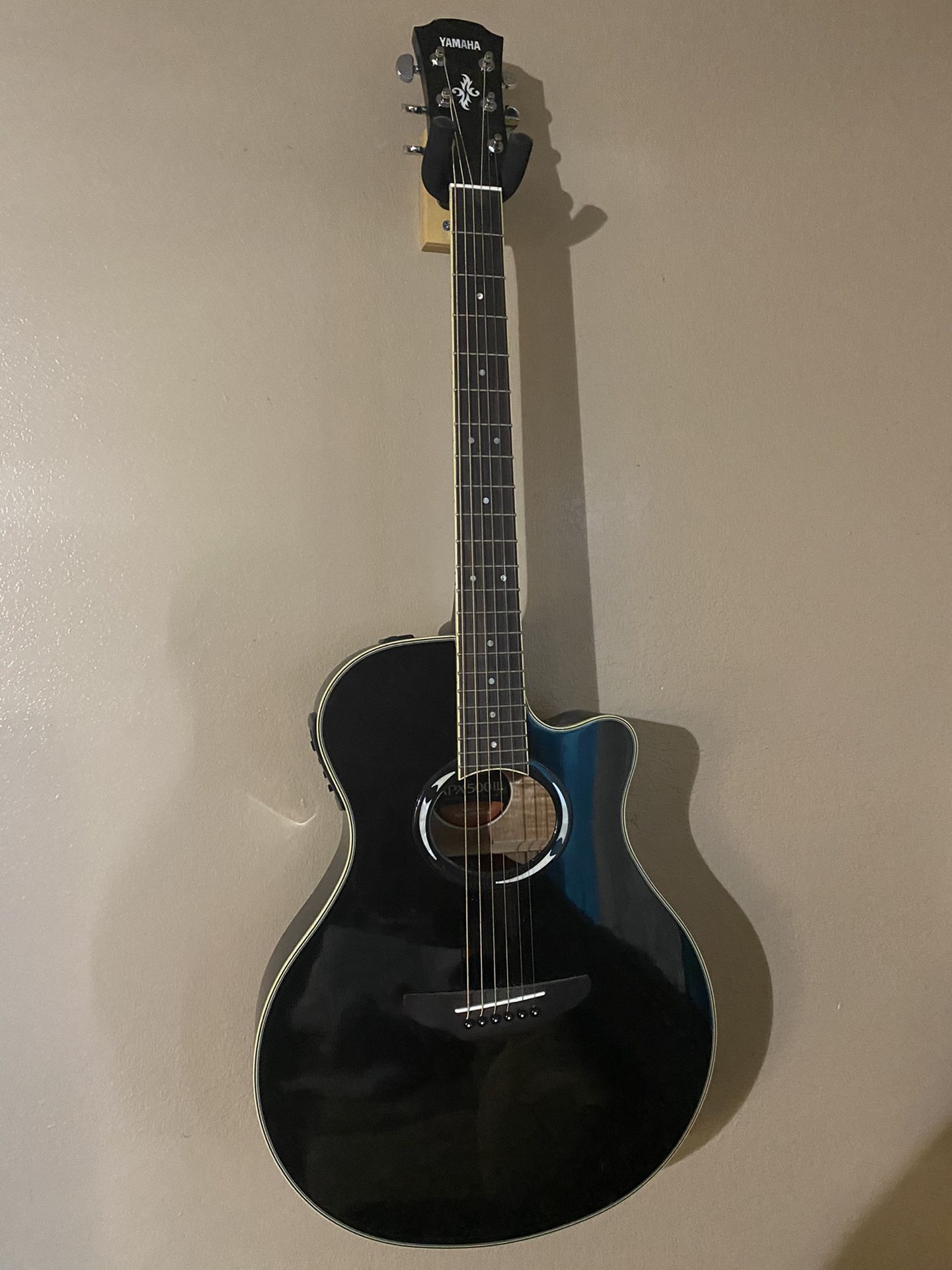 Yamaha APX500lll guitar