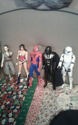 Varios súper héroes