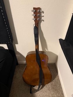 6 String Acoustic Yamaha Guitar