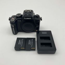 Panasonic LUMIX DMC-GH2 16.0MP Digital Camera w/ 2 Battery and Charger.