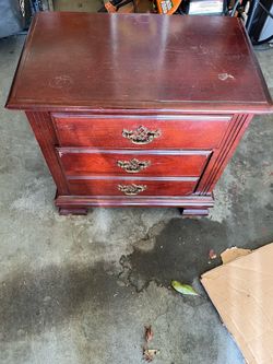 Nightstand - Levitz Cherry colored