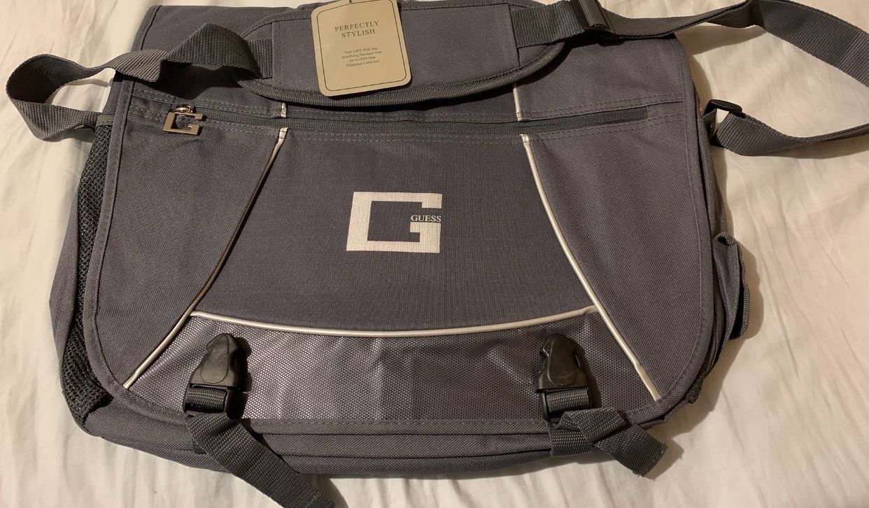 Guess Messenger Bag Medium Size NEW