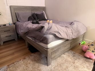 Queen bedroom set