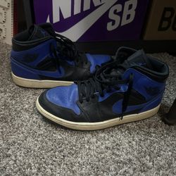 Jordan 1 Mid Hyper Royals, 10.5