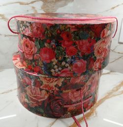 Set Of 2 Vintage Floral Hat boxes, Roses, Lily Of The Valley, Ferns