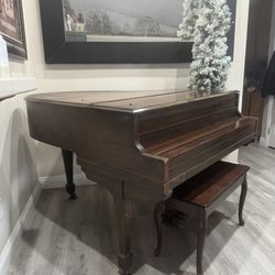 Grand Piano 