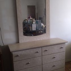 Beautiful Dresser w/attached Mirror 