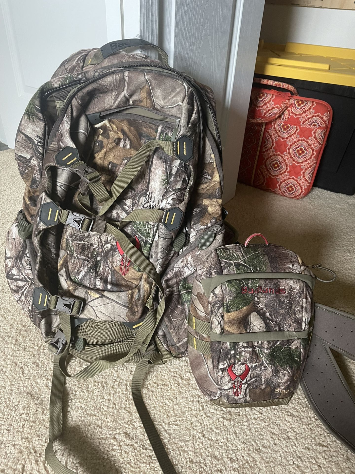 Badlands Super day Pack And Bino X Harness