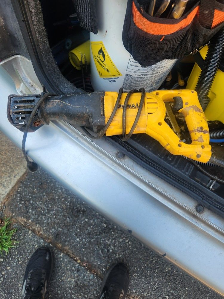 Used Corded Saw Saw