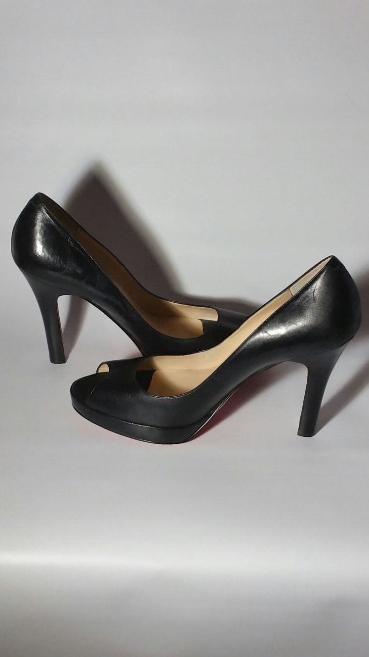 Oh Deer Black Red Bottoms Peep toe high heel shoes Size 9 1/2 M