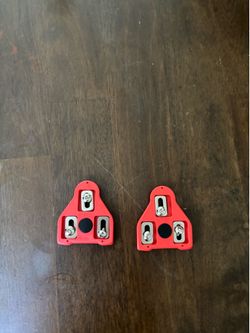 Clip cleats