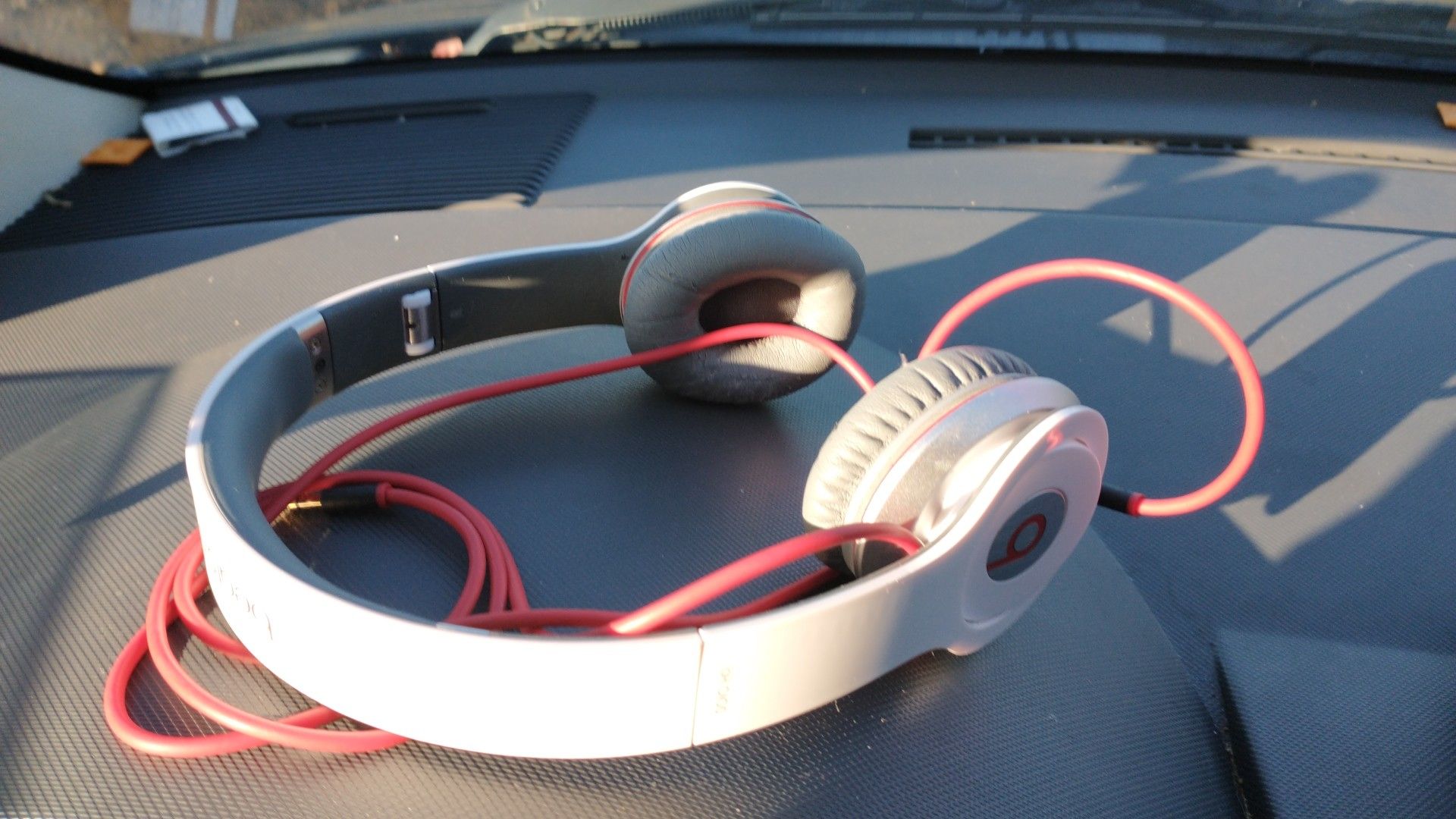 DRE BEATS SOLO corded headphones