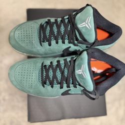 Nike kobe 4 protro “Girl Dad”- like New (Worn 3x)