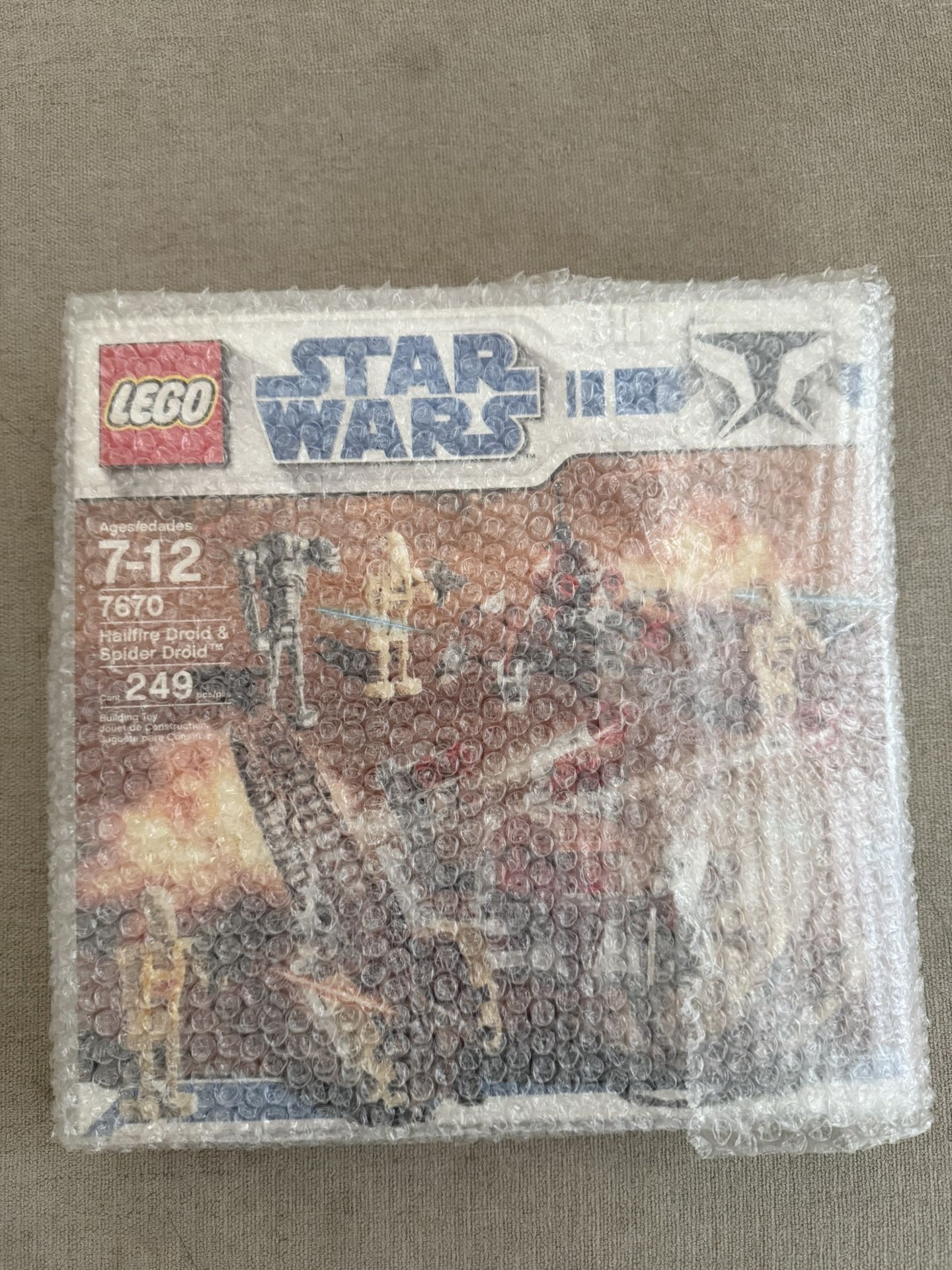 HAILFIRE DROID AND SPIDER DROID LEGO SET
