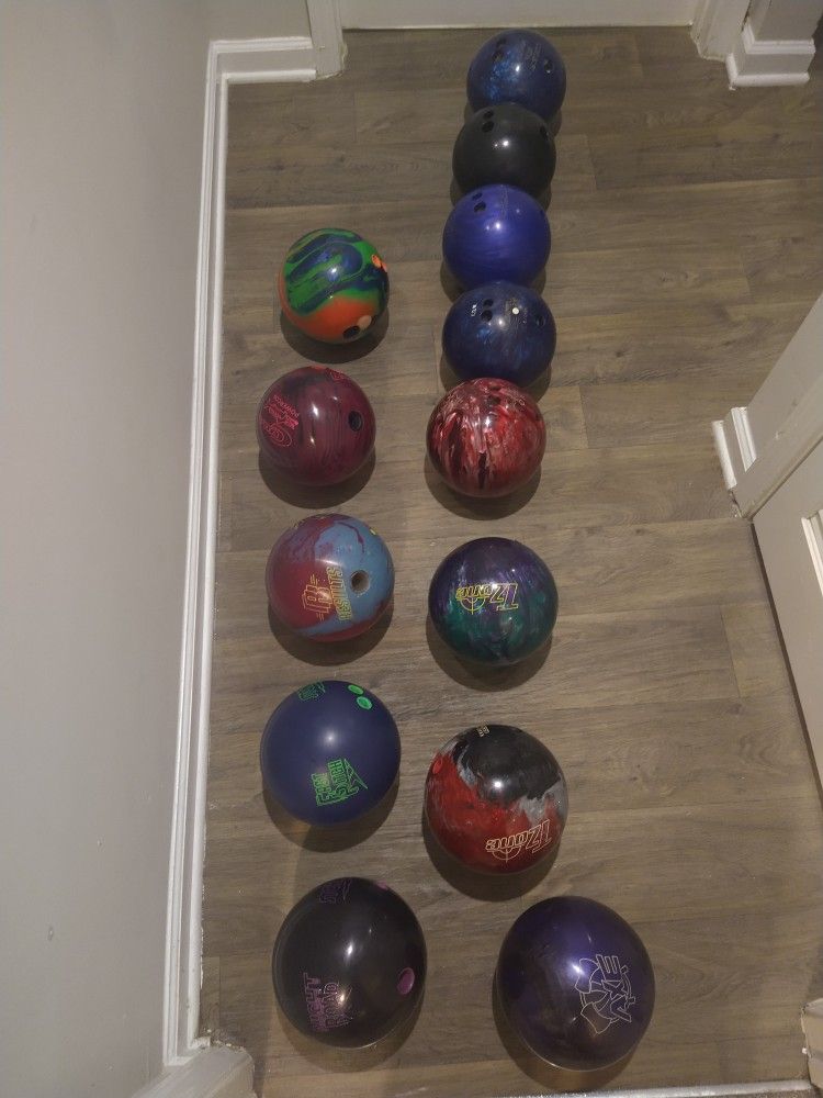 GOOD CONDITION BOWLING BALLS FOR SALE CHEAPP
